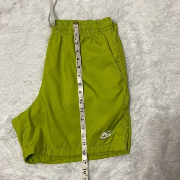 NIKE MEN GREEN WOVEN FLOW LINED SHORT PANTS.SIZE-LARGE. - Picture 6 of 14